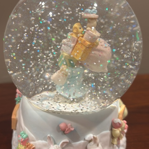 Precious Moments Jingle Bells musical snow globe - Picture 12 of 12